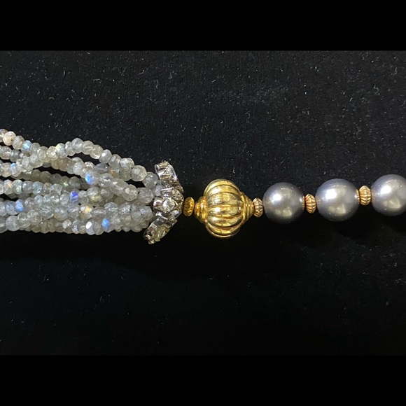 Labradorite beads and gray shell pearl necklace - Picture 2 of 5